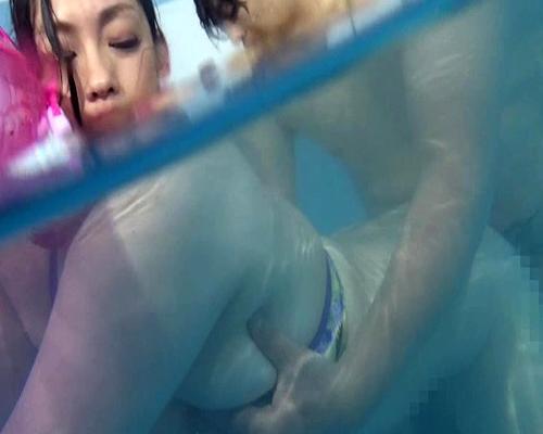 水着ママにフル勃起!!プールでこっそり近親相姦♡♡♡美熟女が水中で息子チ●ポをフェラ＆SEX♡♡♡児玉るみ