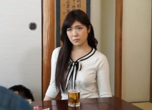 旦那とのSEXでは感じられないスリルと興奮…愛欲のセックスに溺れる人妻…。