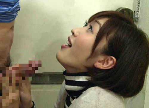 《水野朝陽》スケベ過ぎる団地妻が他人のチンポしゃぶりまくり快楽に溺れていく…