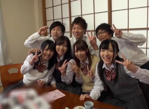 テンション上がりまくる修学旅行で同級生とハメまくる！ハメ撮り乱交w