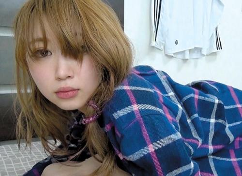 <ギャル>綺麗な女の子は彼氏がいるのにも関わらず生配信生SEX！第三者の生の声がたまらない！
