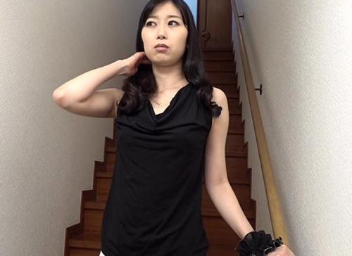 《黒川すみれ》柔軟体操をしていた義母の姿に義息子の肉棒はビンビン！理性抑えられず…