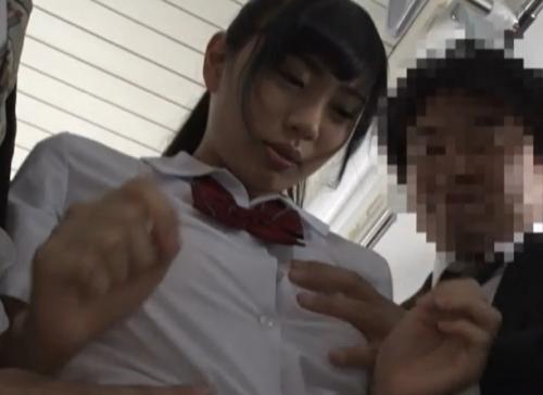<桐谷まつり>ブラも着けずに家を出た爆乳JKは電車車内で淫らにおっぱい弄られザーメンぶっかけられる！