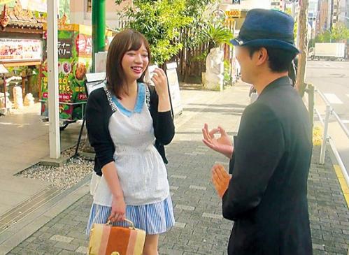 <ナンパ>モテない早漏男子のお悩み相談ということで巨乳のお姉さんに素股をお願い！濡れたところで挿入…