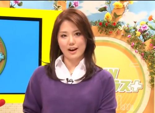 真面目にニュースを報道していても襲い掛かるチンポに勝てない！ザーメンまみれの女子アナ！