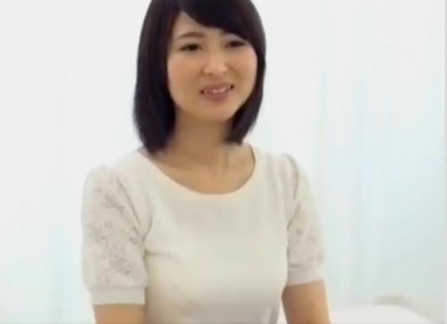 <モニタリング>互いに性の悩みを持つ人妻と巨根の童貞君…悩みを二人とも言い合ううちに興奮し性欲は高まりSEXに発展…