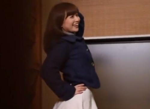 <寝取られ>現地で出会った若い男と楽しみながら旦那を忘れて不倫SEXにハマる人妻…