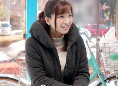 <マジックミラー号>新型マッサージ器で身体の歪みを矯正と言いながらペダルを漕ぐとアヘアへ絶頂！