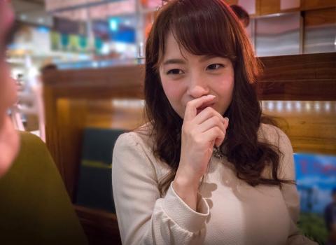 （人妻）旦那とのすれ違いで起こる欲求不満に埋められない欲望が疼きまくる淫らな美熟女…。