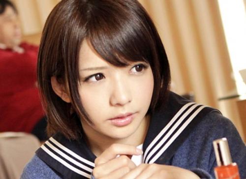 <女子高生>炬燵の中は無防備だった！激カワJKの割れ目弄ると本気になってパコパコSEX！
