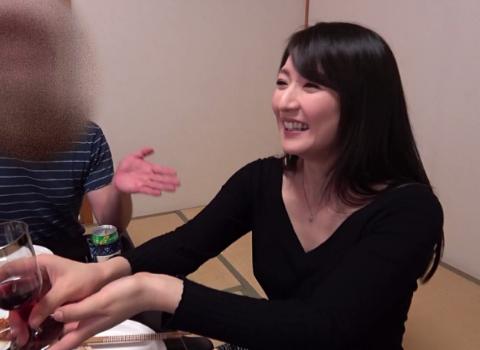 （NTR）朝から見つけたカメラの録画を見てみると昨日の鍋パで寝取られる卑猥な妻の姿が映っていた…。