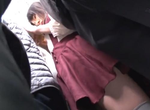 彼氏とデート前の女の子が痴漢に目をつけられその場で即刻ハメられ餌食となる…