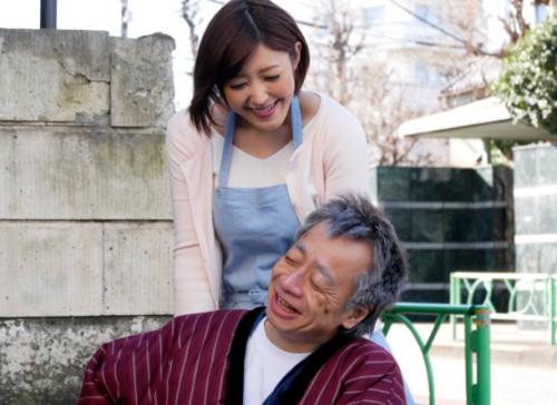 <水野朝陽>人妻ヘルパーさんは老人チンポ挿入！熟マンにハメまくり快楽堕ちw