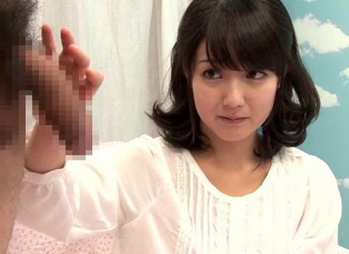 <マジックミラー号>素人の女の子が童貞君のお手伝いと思いきや筆おろしまでしてくれる淫らな保母さん！