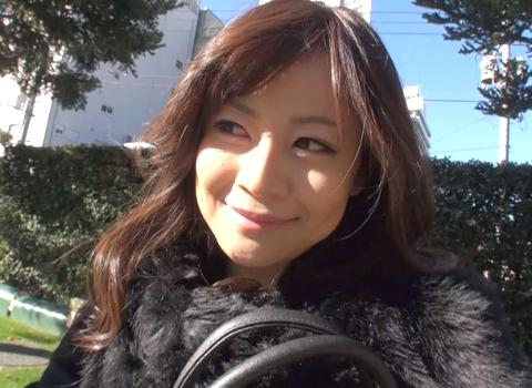 （美魔女）九州弁が可愛いw旦那以外の肉棒をマ○コにブチ込んで行くと「バリすごい、こげん気持ち良かの初めて。」…。