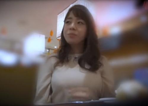 【人妻ナンパ】お茶をしながら夫婦の悩みを聞きだす…次第に心許す奥さんは夜の生活に不満がある…。