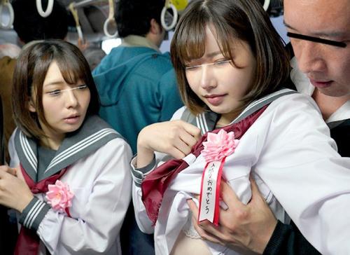 《痴漢》新入生の女子高生が畜生男にカラダを弄られ感じまくり絶頂！快楽に堕ちまくりw