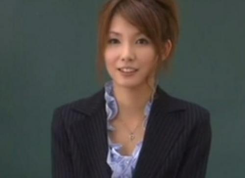 <妃悠愛>教育実習でやってきた美人教師が生徒に肉便器にされ我慢するが…