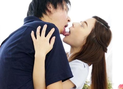 〖人妻×男子大学生〗恋人のいない若い大学生男子とのキス恋実験に参加してもらいました！