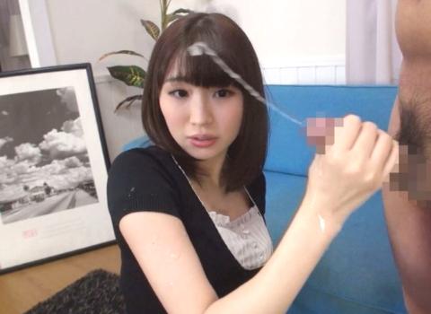 （センズリ）素人娘が手でシコシコ肉棒を弄りまくり勢い良くドピュとザーメン発射ｗ