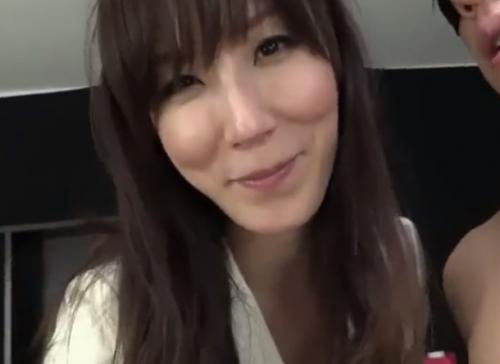 <澤村レイコ>凄テク美熟女のおばさんがシコシコ肉棒を弄り痴女がドM男を弄りまくる！