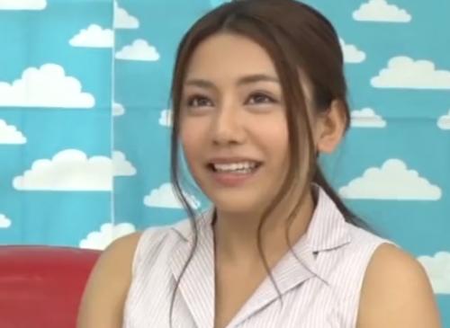 街中で声を掛けた綺麗で心優しいムチムチ巨乳のOLさんが素股でSEXを教える！割れ目を擦らせると濡れたマンコに…