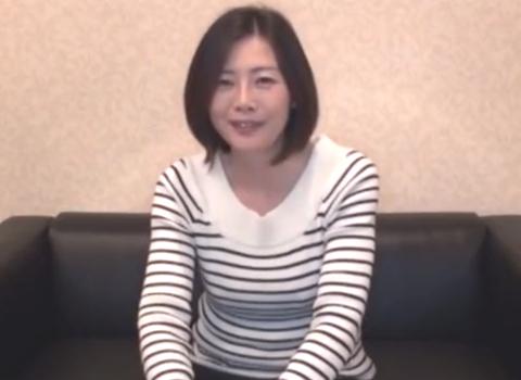 （熟女）プロダクションに紹介された美熟女に強要無しで生中出しをお願いたら驚きの結果に…。