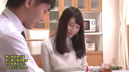 【人妻・主婦】自分をオカズにオナニーする隣の男子校生を目撃した人妻。必死に・・・