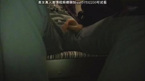 【 中出し】 近くに男がいると終始ムラムラ、ヤリたくなったら隣の男子のチ○ポをサワサワ弄って挿入おねだり！男がチン・・・