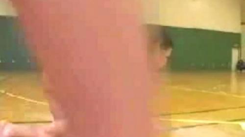 【 浣腸】 イチヂク浣腸をタップリと注入し、浣腸汁を垂れ流して悶絶勝負！負ければ更に悶絶浣腸罰ゲーム！・・・