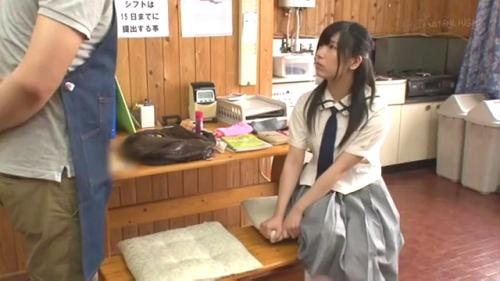 【 痴女】 君たち、反則です！そんなエロい太腿を露にしてたら見とれてしまうに決まってるじゃないか…ミニスカート越・・・