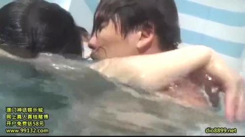 【 企画】 今回はプールの水の中に隠れて中出し近親相姦ゲームSTART！水中に隠れながら中出し成功する度にドンド・・・