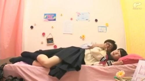 【 盗撮・のぞき】 エッチなことは全くできないJKリフレ！もどかしい気持ちが募るばかりの添い寝屋さんで「素股までしたら女・・・
