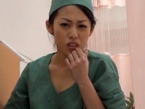手術前にセンズリしていたらオペ看に盗撮された…が逆に脅して無理やりSEXに持ち込むドクター