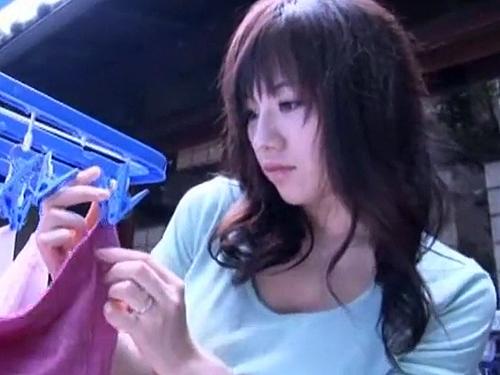 「す、すっごい♡」記憶喪失の老人の清拭をしていたらフル勃起！思わず咥えてしまう巨乳人妻