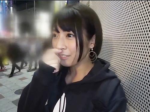 ヤリマン数珠つなぎでやってきた娘がアイドル顔なのにとんでもないドスケベ！すぐキスしてチンポ握る肉食系