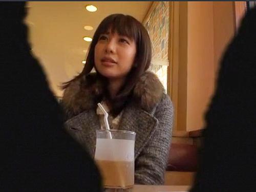 動画サイトで見つけた美人マジシャンを騙してイリュージョン失敗させ客の前で羞恥お仕置き