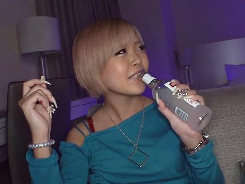 「ピル飲んでるよ♡」彼氏の前で寝取られSEXしたい願望のあるクソビッチギャル