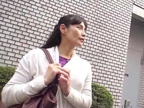 【熟女ナンパ】45歳のババァを口説いて乳首吸ったら「スゴイよ♡スゴイのぉ♡」中出し種付完了w
