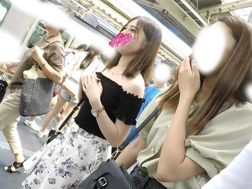 【パンチラ盗撮】ワンピース逆さ撮り！下から見る太ももとパンツは最高♪