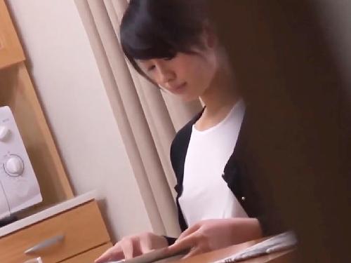 【レイプ】人妻宅に侵入し2人がかりで押さえつけ電マ寸止めを繰り返したら失禁イキして失神してぶっ壊れた