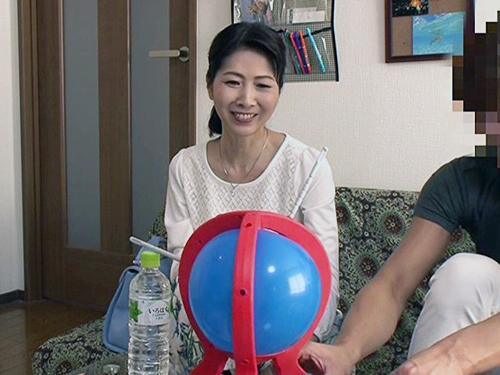 【五十路】オレ本気ですから…美熟女の貧乳ババァ口説いてイチャイチャ中出しを隠し撮り