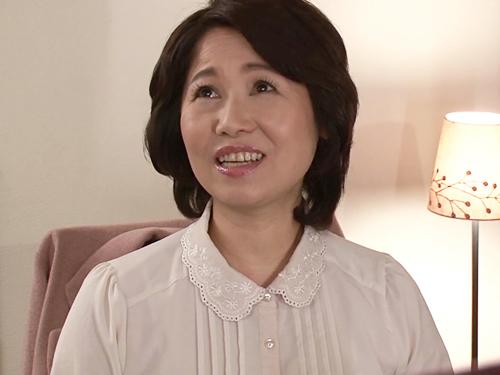 嫁がヤラせてくれないので遊びに来た義母の巨乳揉んで乳首摘まんでひっぱる