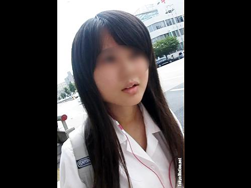 【パンチラ盗撮】アイドル風JKに声かけてスカートめくりで逆さ撮りする変質ヤロー
