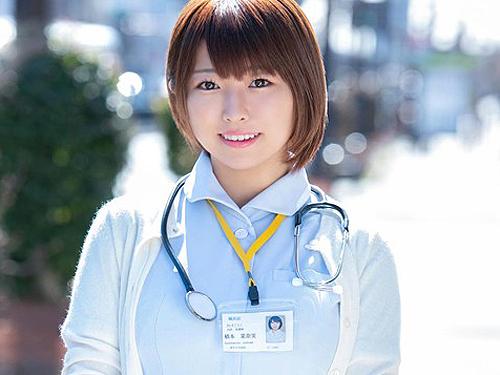 【MM号】巨乳ナースに勃起が収まらない絶倫チンポを診察させたら…チンポに聴診器あてだしたw