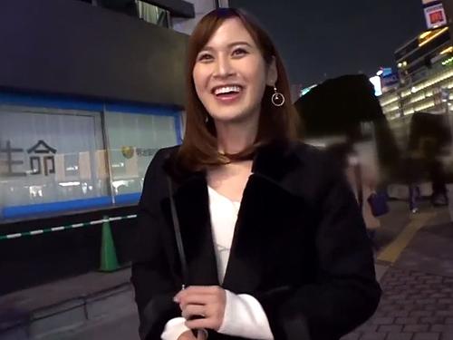 童貞狩りしている三十路人妻に2人の童貞をあてがったら…夢の筆おろし3Pにイキまくる
