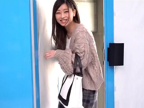 MM号で大学生男女をマッチング！2人きりにさせ密着ミッションさせたらキスしてイチャイチャ始めた