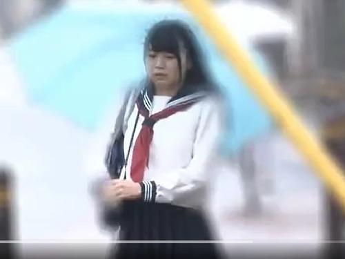 【レイプ】学校帰りのJKを拉致して蒸れたマンコ舐めて固定バイブで放置した後輪姦す！