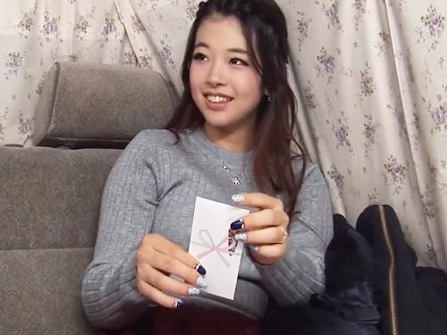 【人妻ナンパ】生理中のセレブな幼妻の下着チェック！電マとバイブで弄り回したら「イッちゃいますぅぅぅ♡」