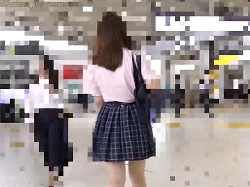 【痴漢】電車でJKを指ズボ＆ローター責めで完堕ち！車内で挿入までする始末